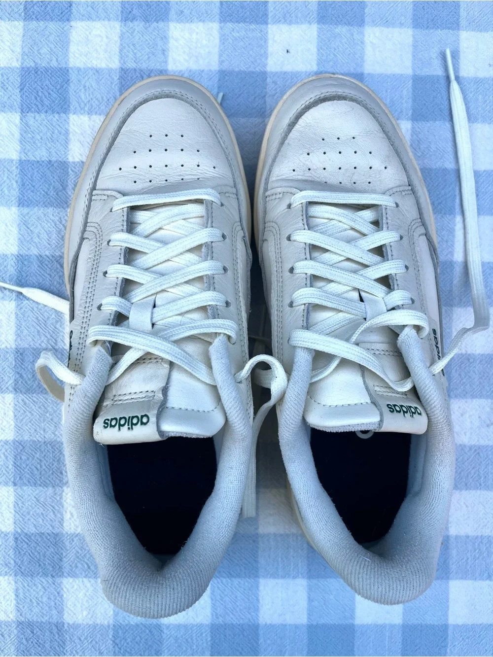 Adidas Aspyre Sneaker in Off-white